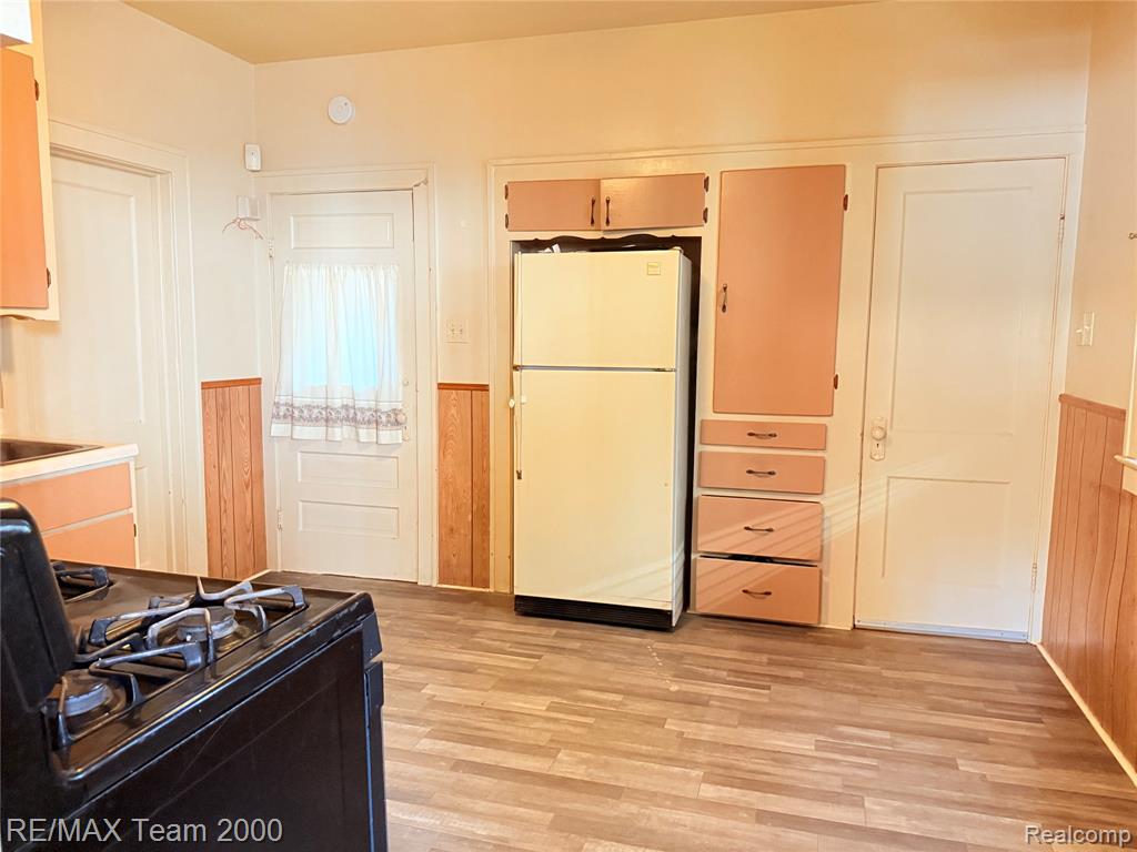 8120 Kirkwood Street, Detroit, MI 48210 — Photo 8
