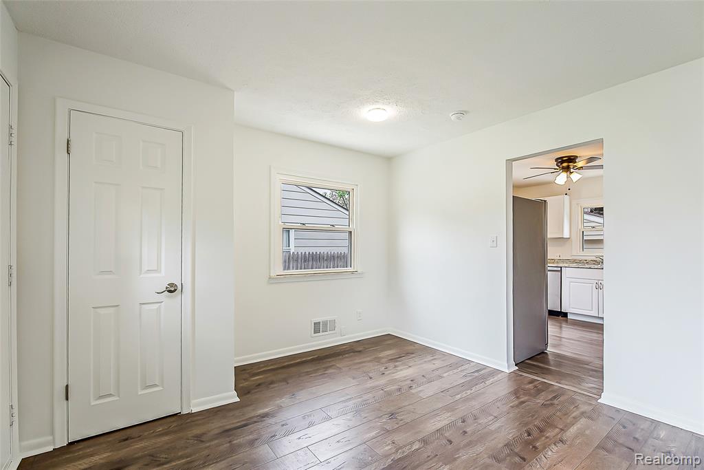 449 Burton Court, Ypsilanti, MI 48197 — Photo 25