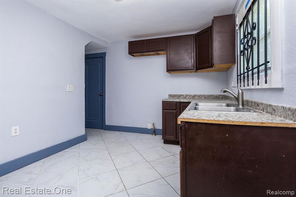 6427 Linsdale Street, Detroit, MI 48204 — Photo 9