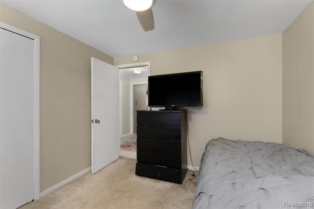 25376 Lyncastle Street, Farmington, MI, 48336