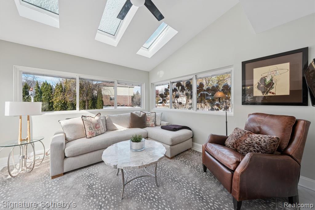 1926 Hickory Bark Lane, Bloomfield, MI 48304 — Photo 15