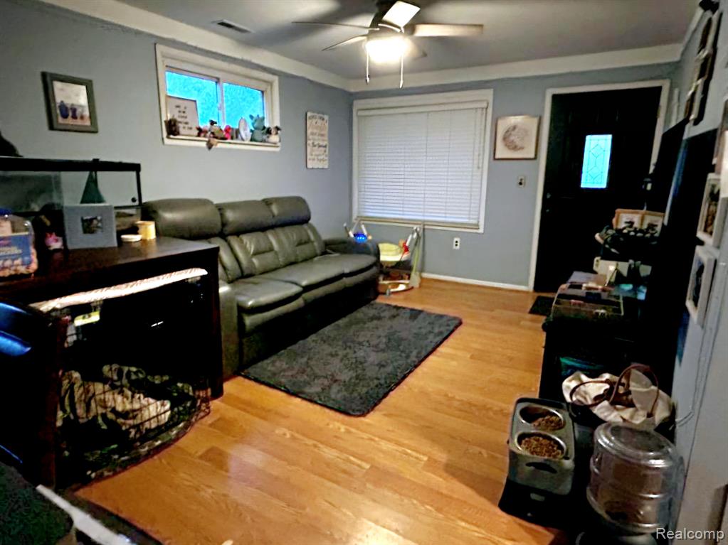 8294 ROBERT Street, Taylor, MI 48180 — Photo 7