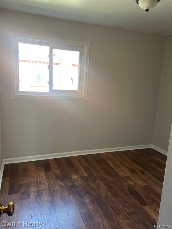 4666 ROOSEVELT Boulevard, Dearborn Heights, MI 48125 — Photo 10