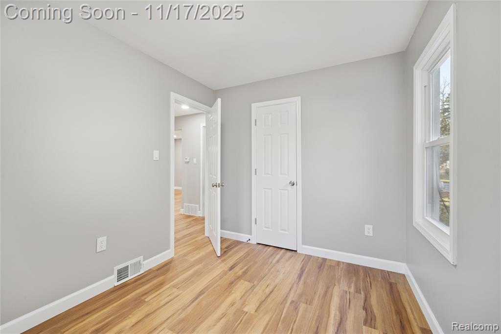 8100 Evergreen Avenue, Detroit, MI 48228 — Photo 13