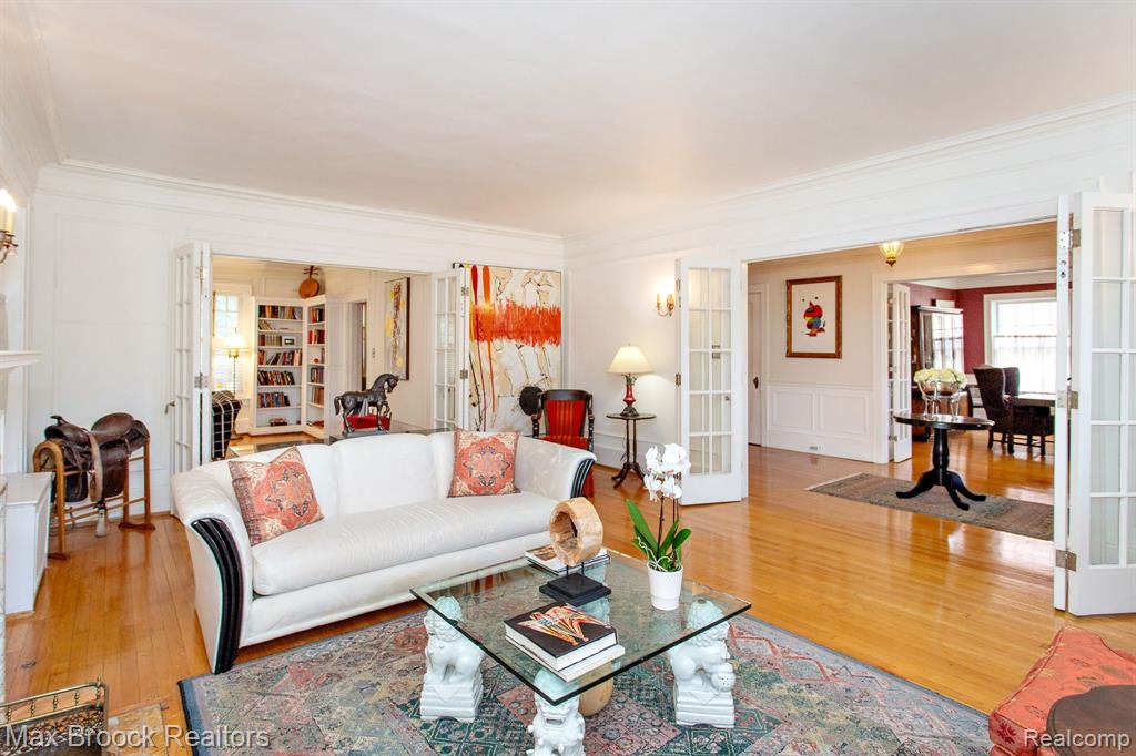 736 CHICAGO Boulevard, Detroit, MI 48202 — Photo 12