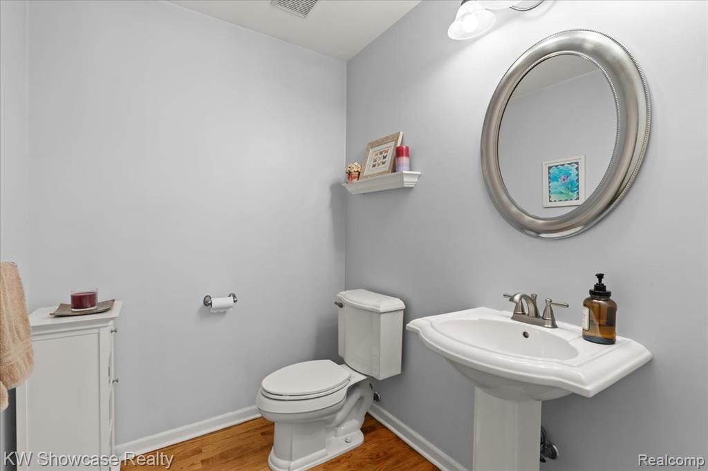 44847 Larkspur, Novi, MI 48377 — Photo 20