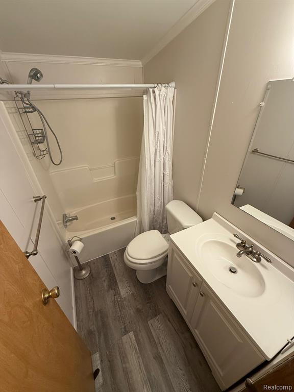 11359 Lake Drive, Fenton, MI 48430 — Photo 8