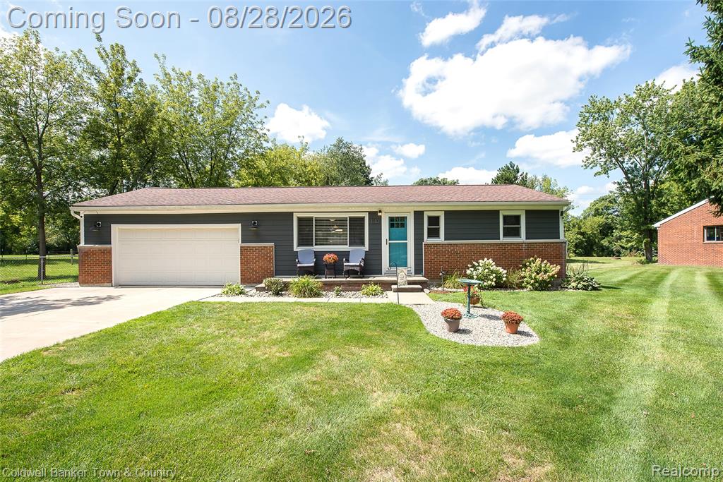 1810 Gray Road, Howell, MI 48843