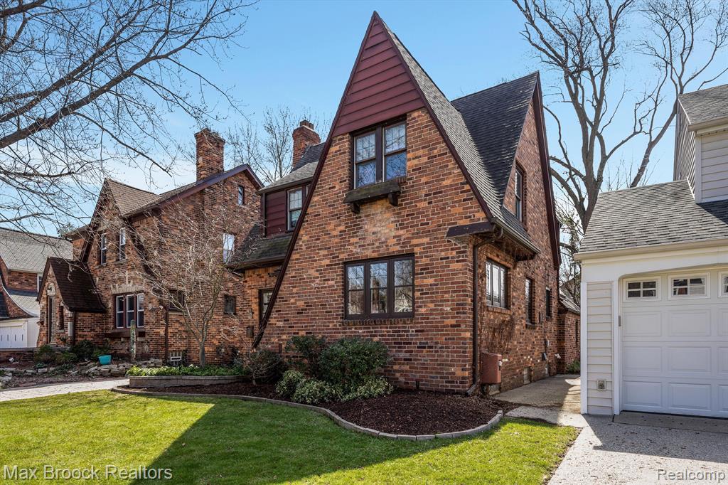 831 W OAKRIDGE Street, Ferndale, MI 48220 — Photo 4