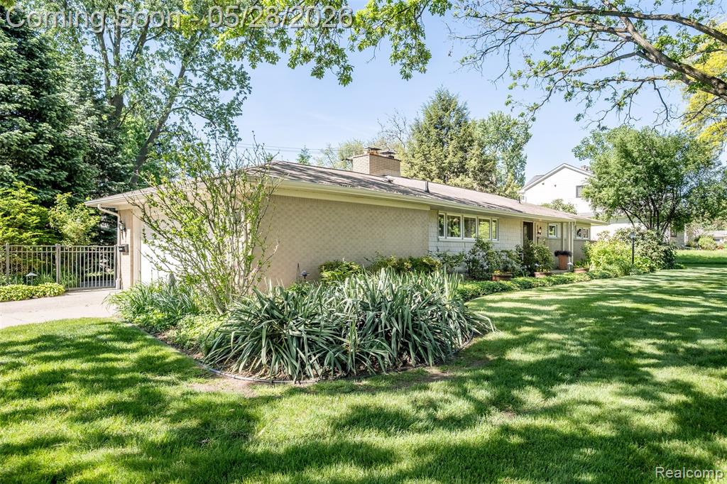 3621 Berkshire Drive, Bloomfield Hills, MI 48301 — Photo 2