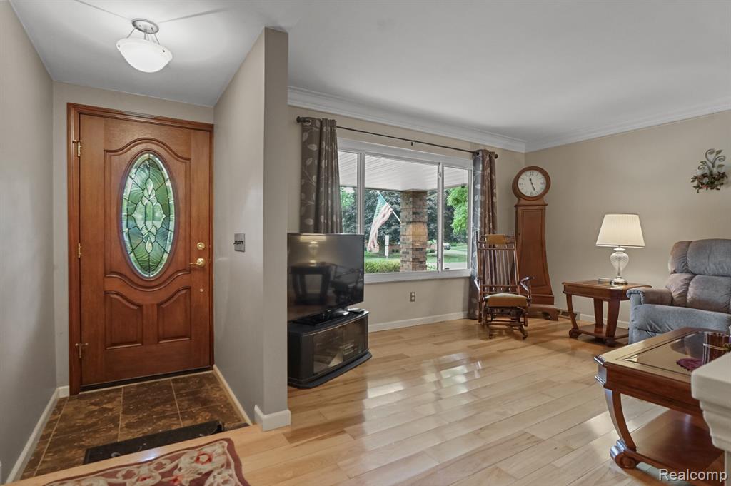 6989 Fredmoor Drive, Troy, MI 48098 — Photo 5
