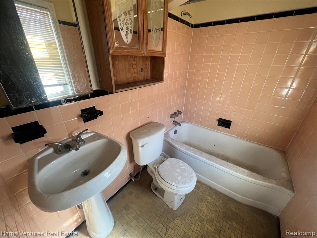 15732-34 Meyers Road, Detroit, MI 48227 — Photo 11