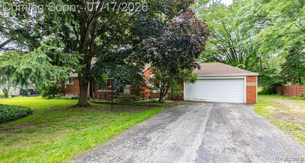 5511 Wright Drive, Troy, MI 48098 — front exterior