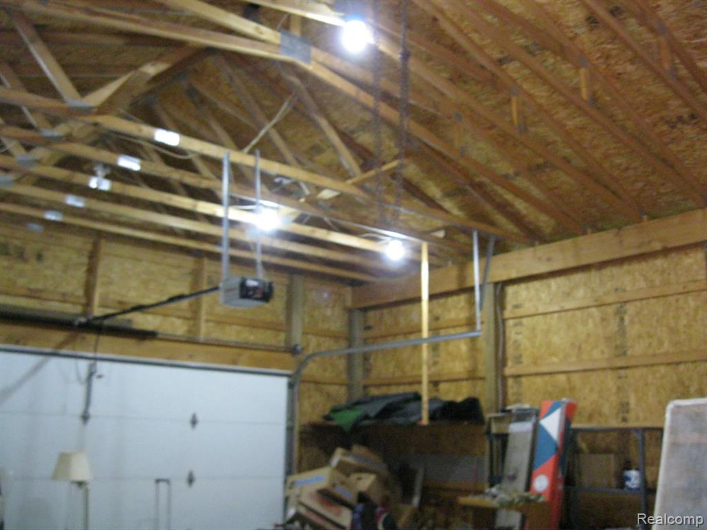 4500 Pommore, Milford, MI 48380 — Photo 24