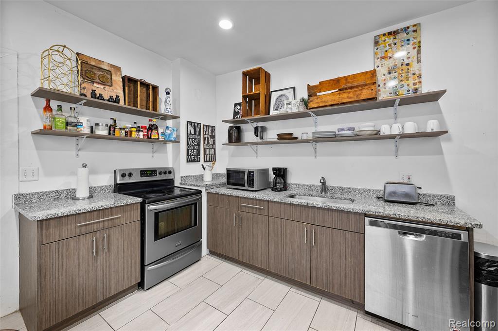 280 Hague Street, Detroit, MI 48202 — Photo 18