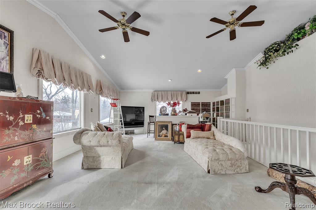 23009 Maple Avenue, Farmington, MI 48336 — Photo 29