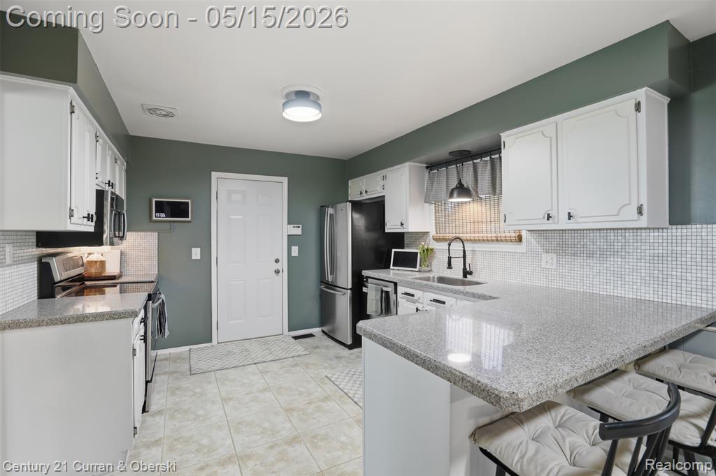 6632 PINE EAGLE LN Street, West Bloomfield, MI — Photo 11