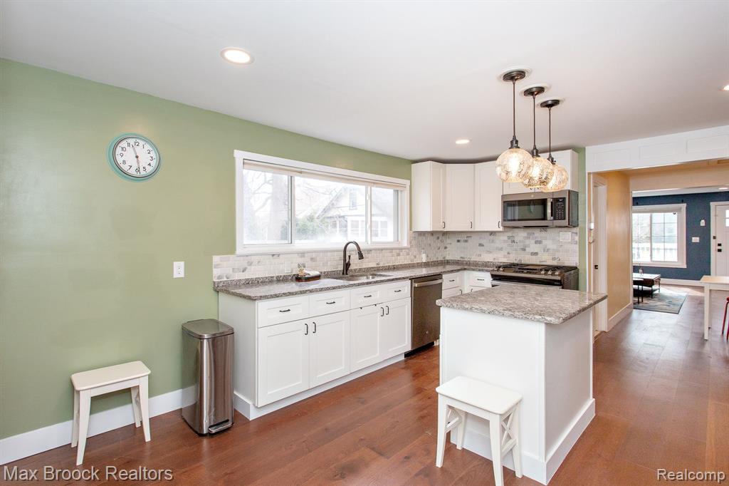 918 ALBERTA Street, Ferndale, MI 48220 — Photo 11
