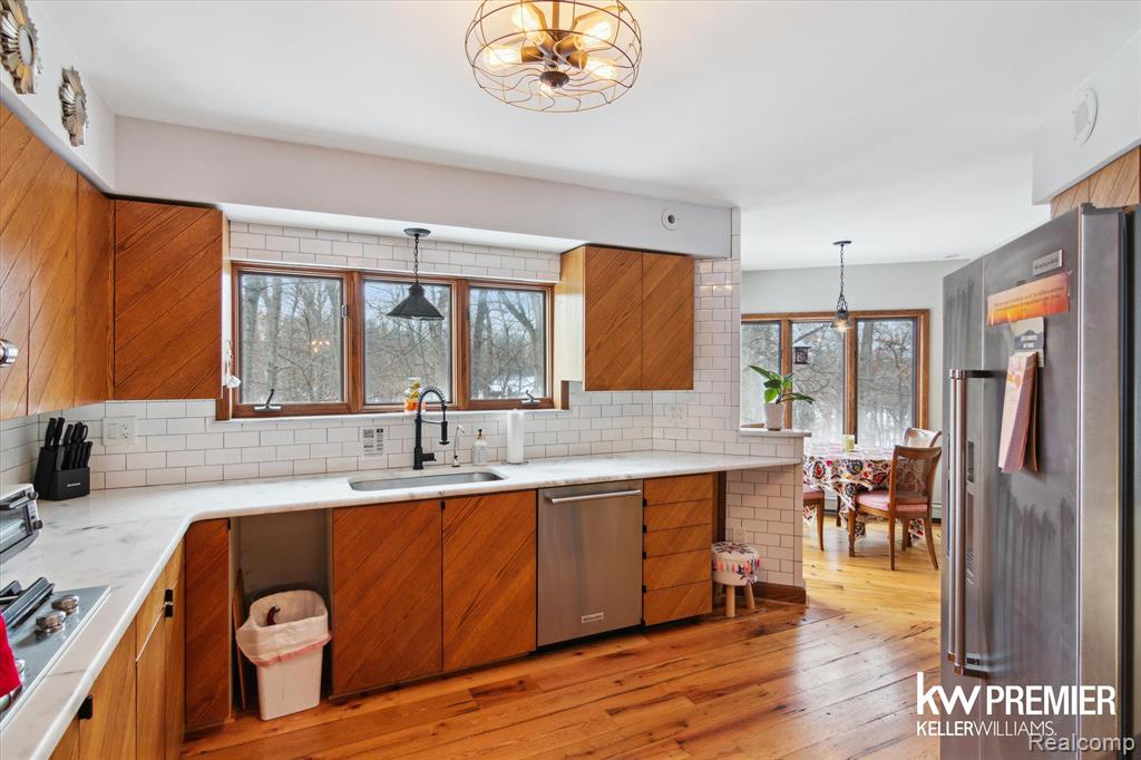 897 Annie Lang Drive, Milford, MI 48381 — Photo 17