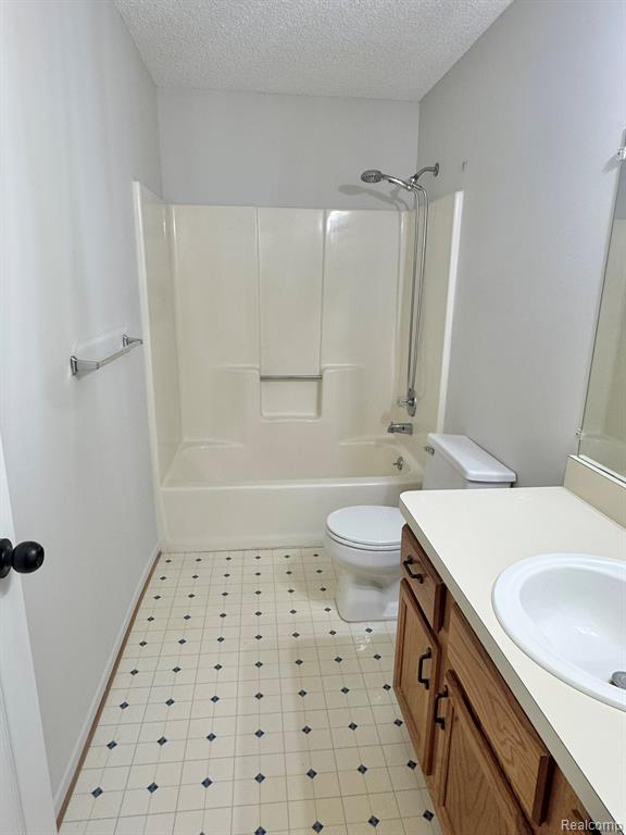 4956 Oak Hill Drive, 78, Waterford, MI 48329 — Photo 17