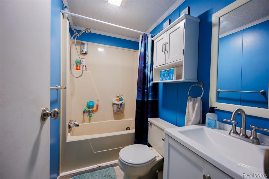 8016 Harbour Drive, MI — Photo 38