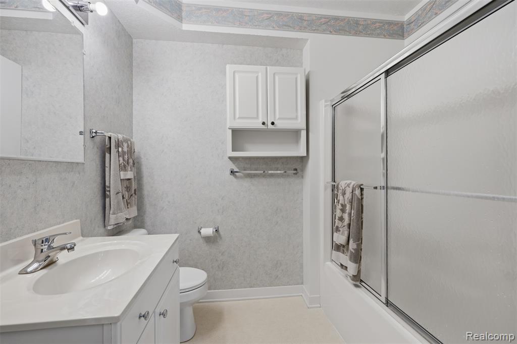 13158 Wood Road, Bath, MI 48808 — Photo 38