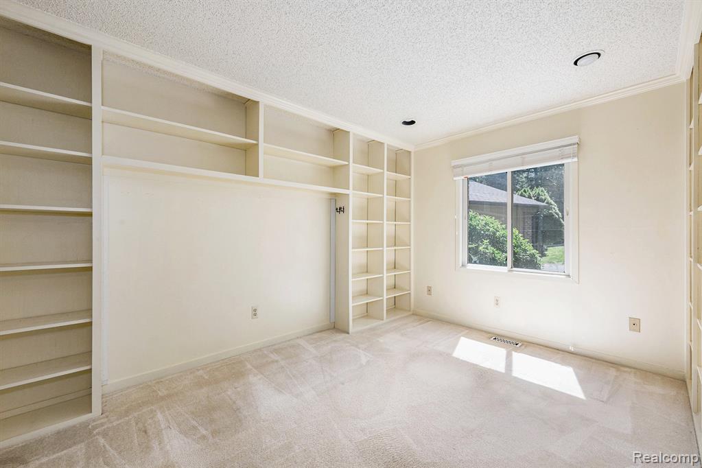 7446 Pepper Creek, West Bloomfield, MI — Photo 19