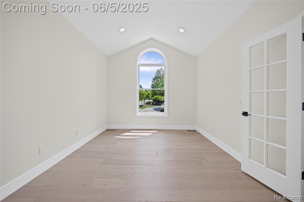 4610 Woodbine Circle, West Bloomfield, MI 48323 — Photo 17