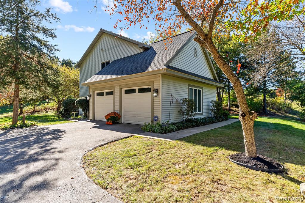 4971 N Tipsico Lake Road, Hartland, MI 48353 — Photo 39