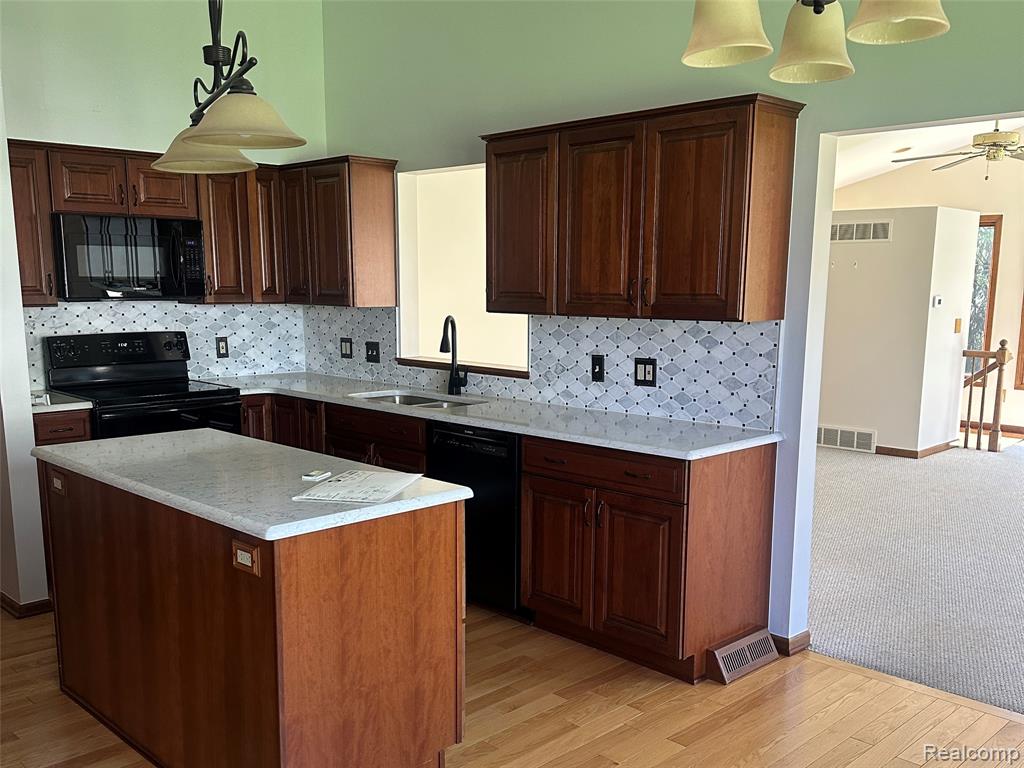 8329 Caribou Trail, Clarkston, MI 48348 — Photo 15