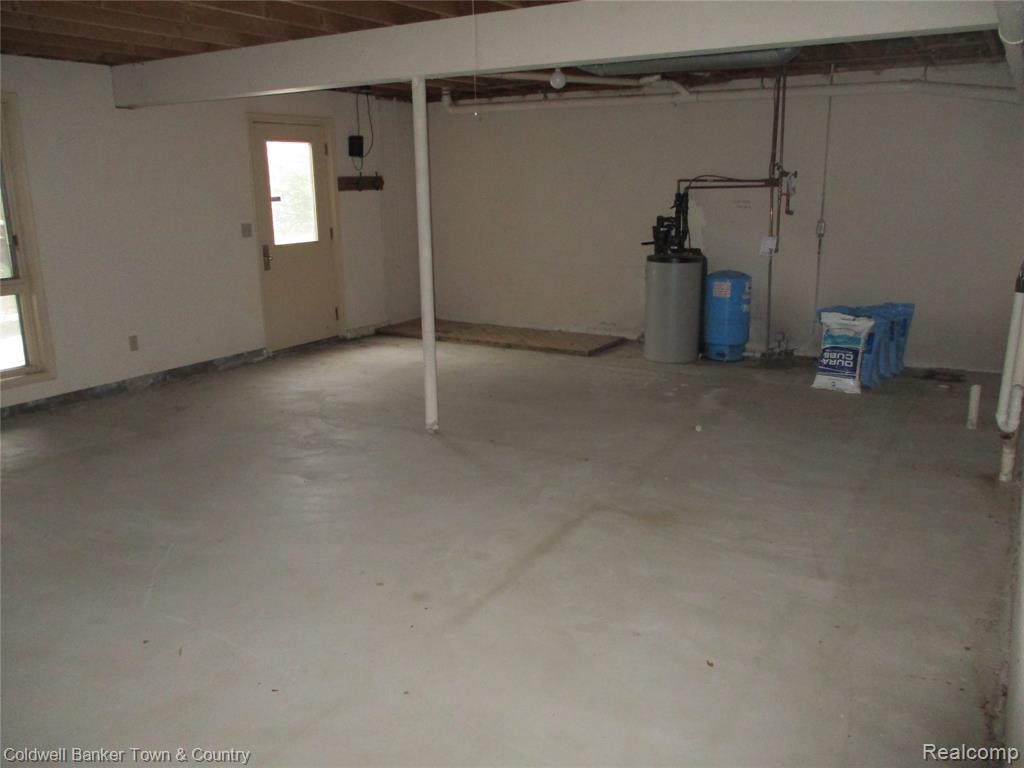 9102 Lake Crest Drive, Whitmore Lake, MI 48189 — Photo 43