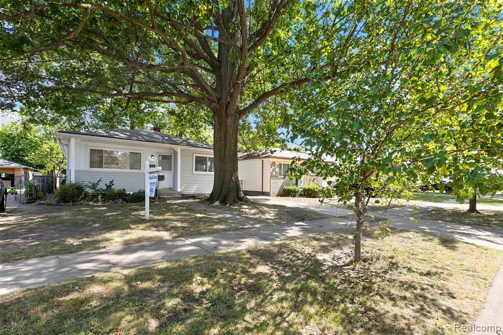 4455 Hipp Street, Dearborn Heights, MI 48125 — Photo 5