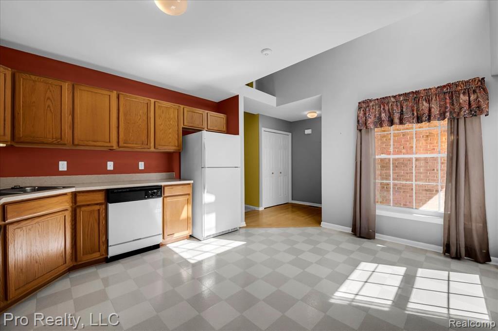 43880 Cherry Grove Court W, Canton, MI 48188 — Photo 10