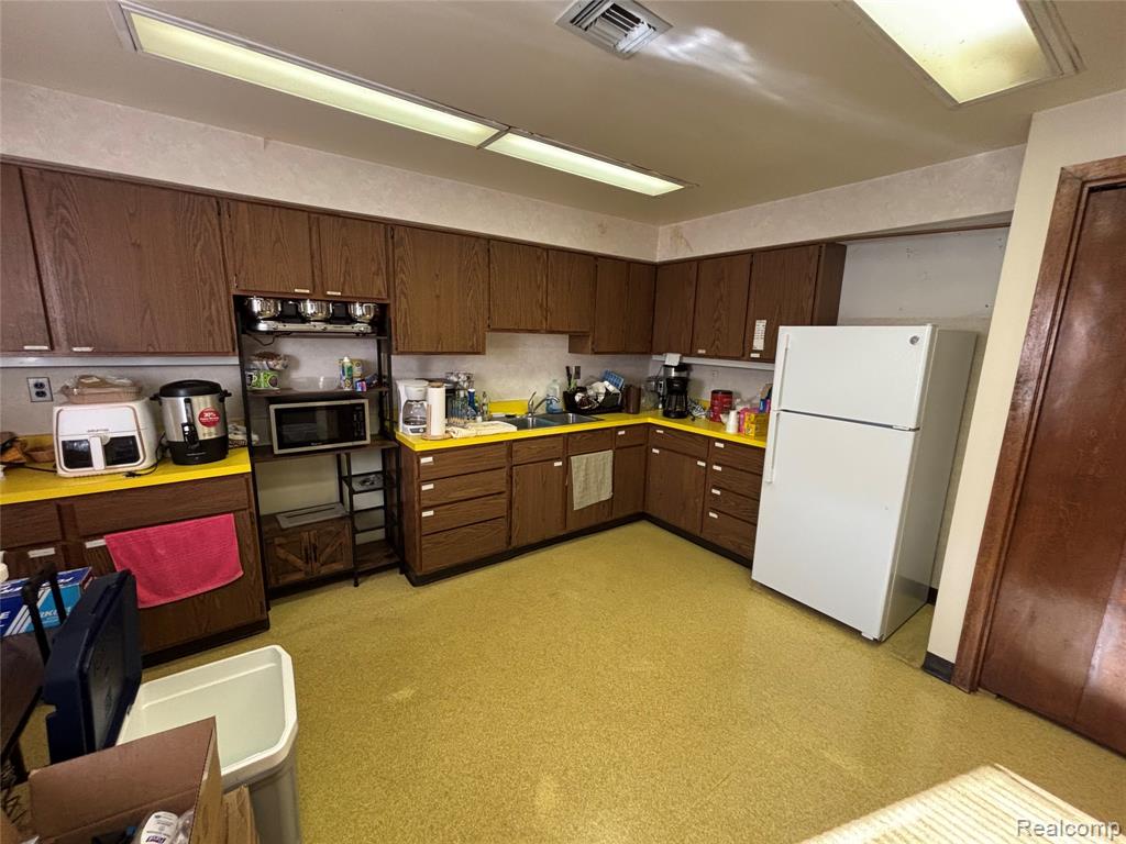 46001 Warren, Canton, MI 48187 — Photo 7
