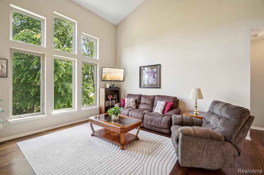 627 OLIVIA Drive, Milford, MI 48381 — Photo 5