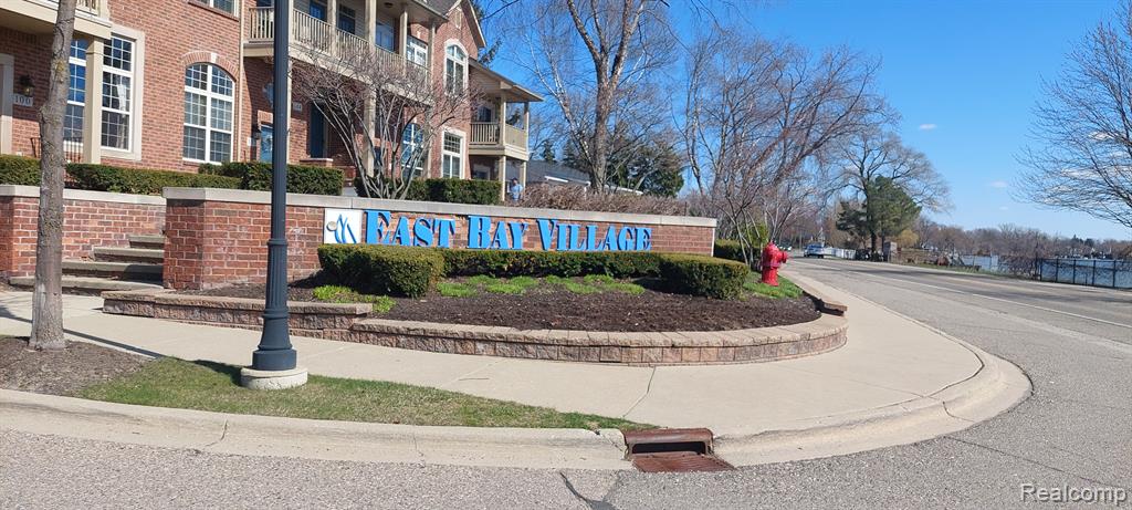 522 RED OAK, Walled Lake, MI 48390 — Photo 14