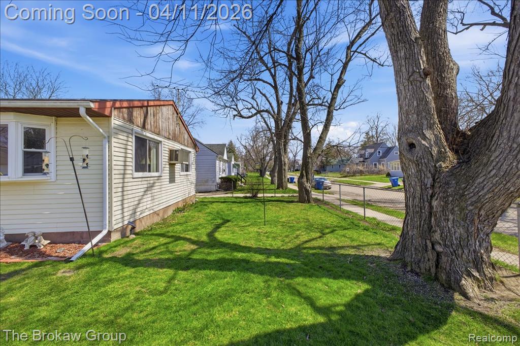 90 N Josephine Avenue, Waterford, MI 48328 — Photo 32