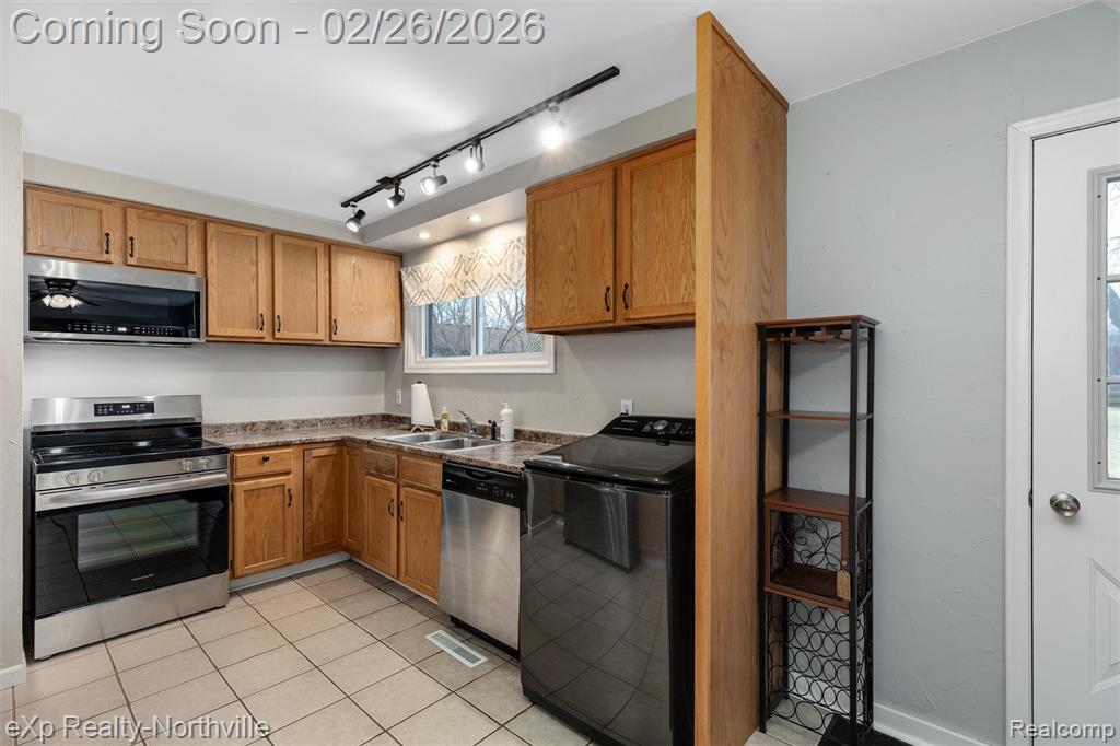 47119 Lauren Court, Van Buren, MI 48111 — Photo 8