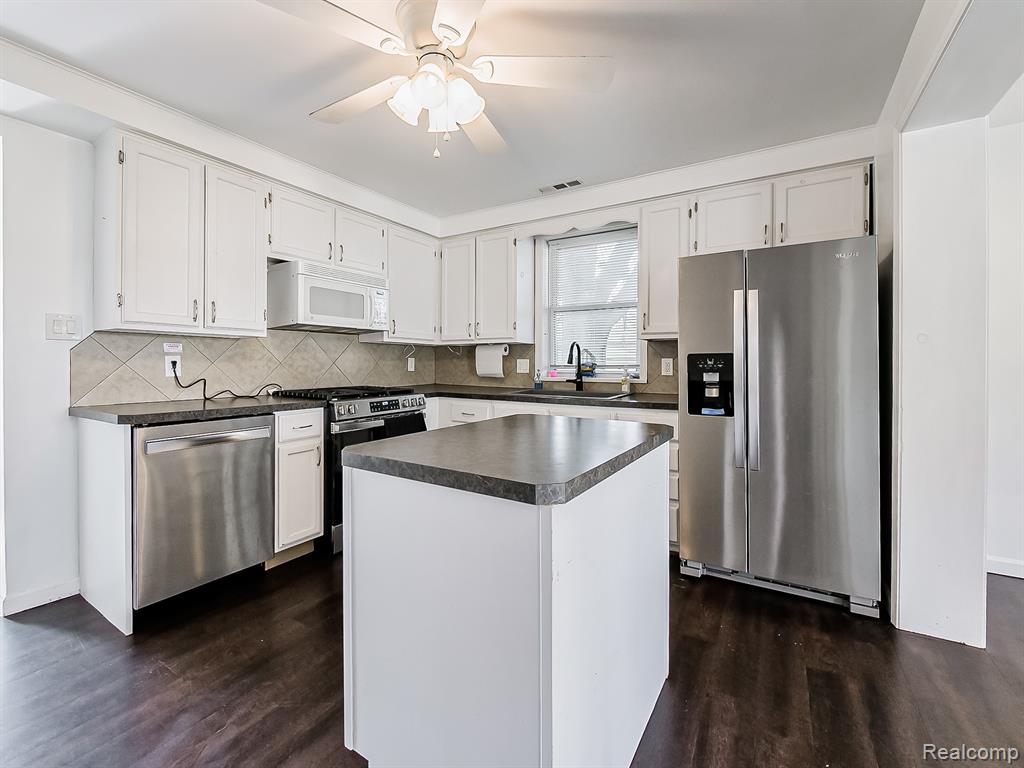 5600 Elmgrove Avenue, Warren, MI 48092 — Photo 2