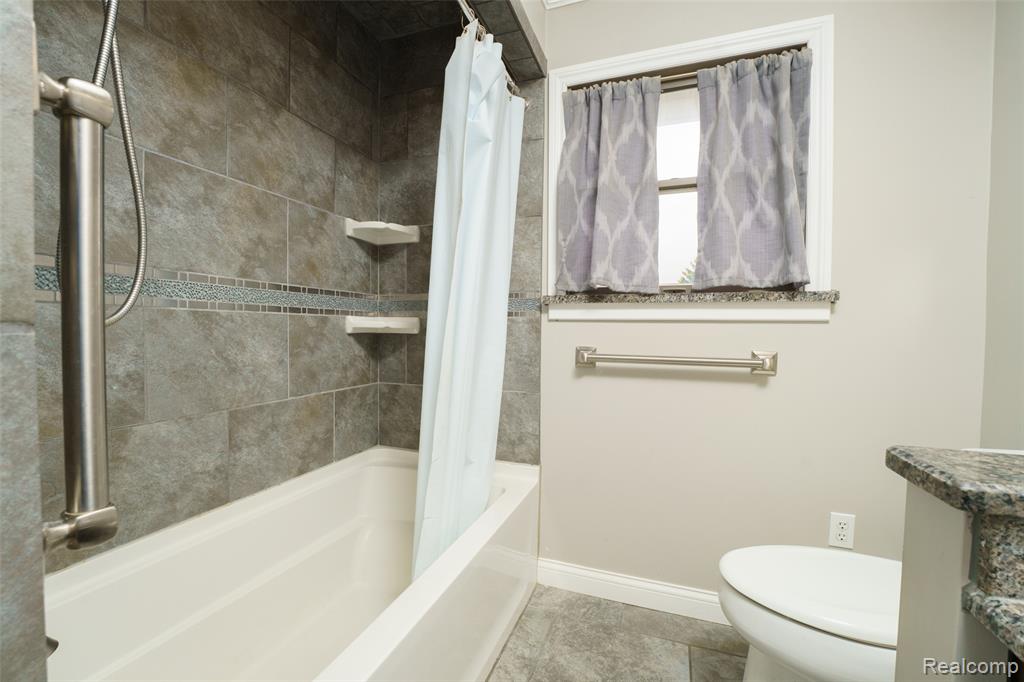 8653 Burnside Rd, Brown, MI 48416 — Photo 24
