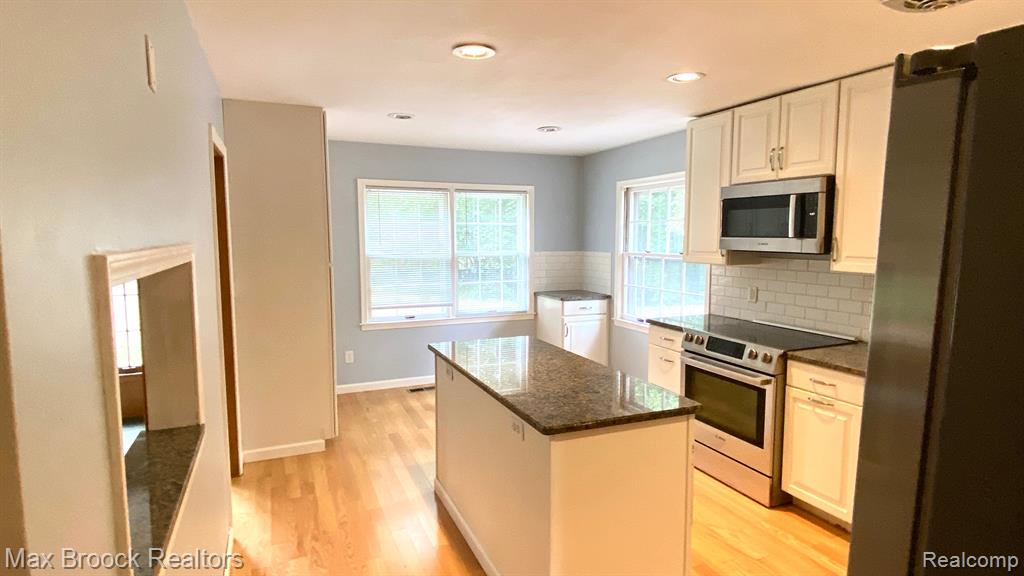 5291 DEEP WOOD Road, Bloomfield Hills, MI 48302 — Photo 7