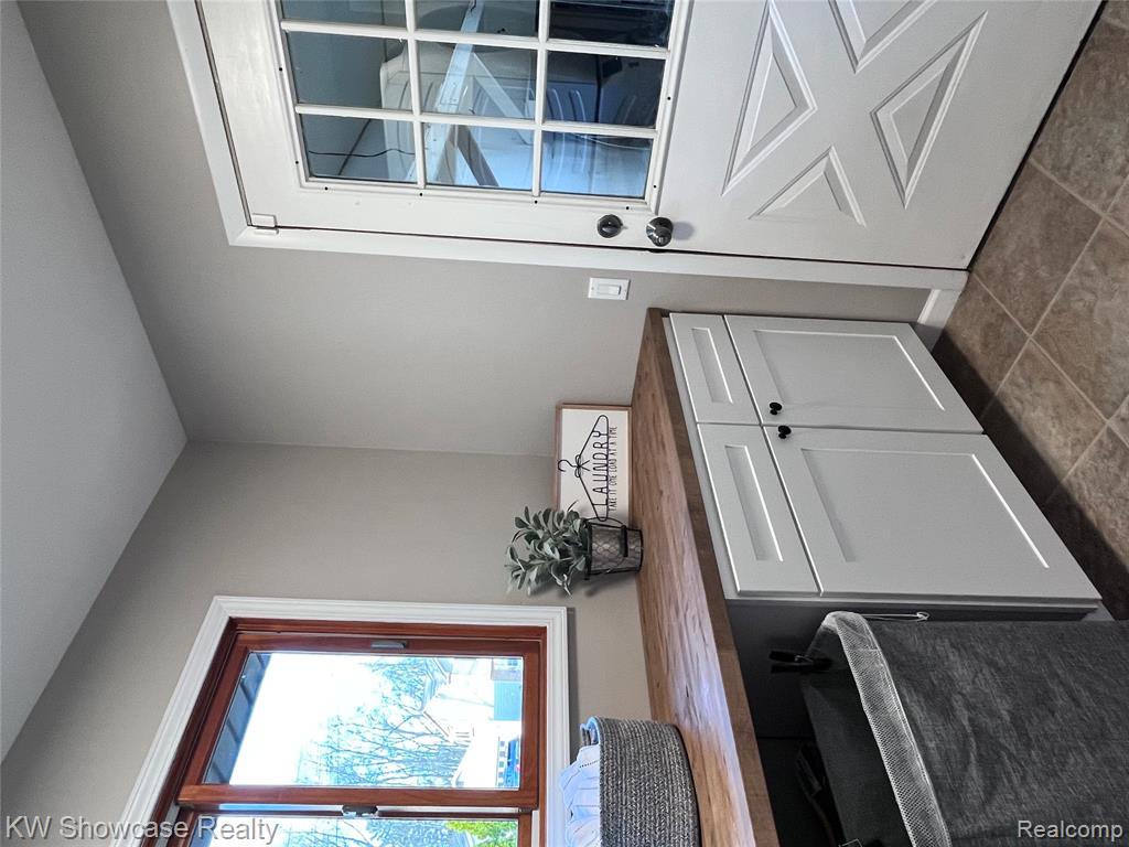 2034 E Nalone, Wixom, MI 48393 — Photo 33