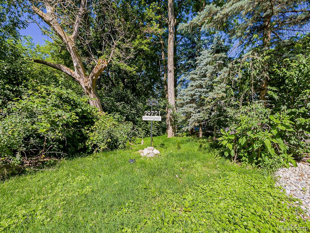 29721 Farmington Road, Farmington, MI 48334 — Photo 38