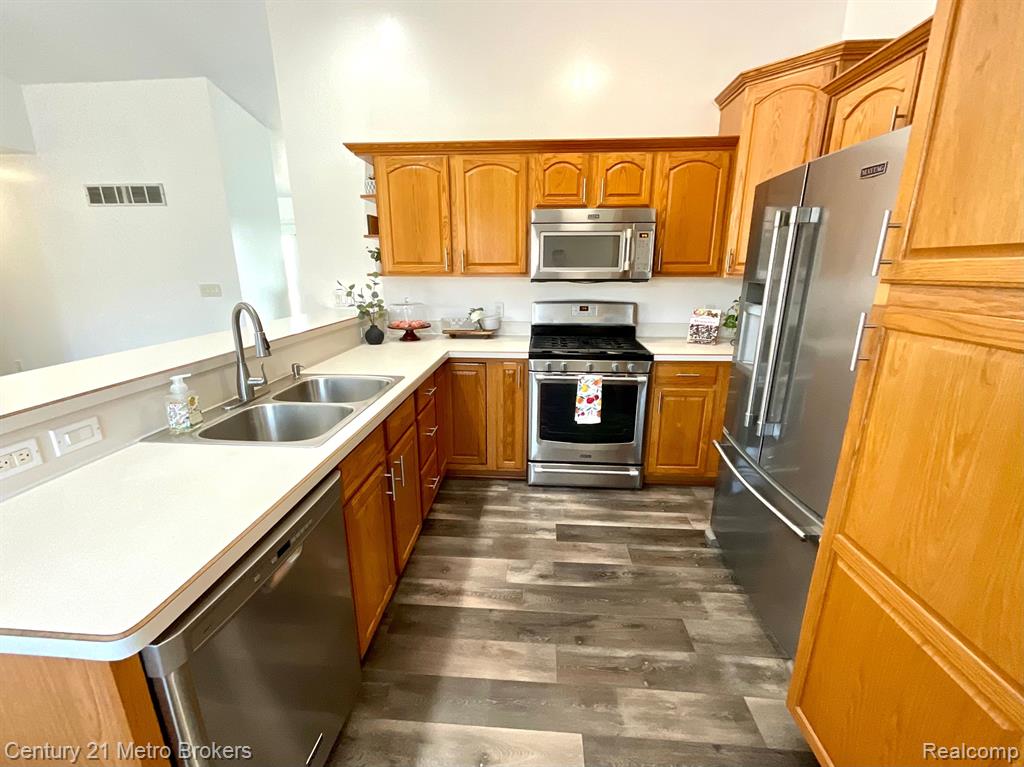 8228 CALKINS Road, Flint, MI 48532 — Photo 19
