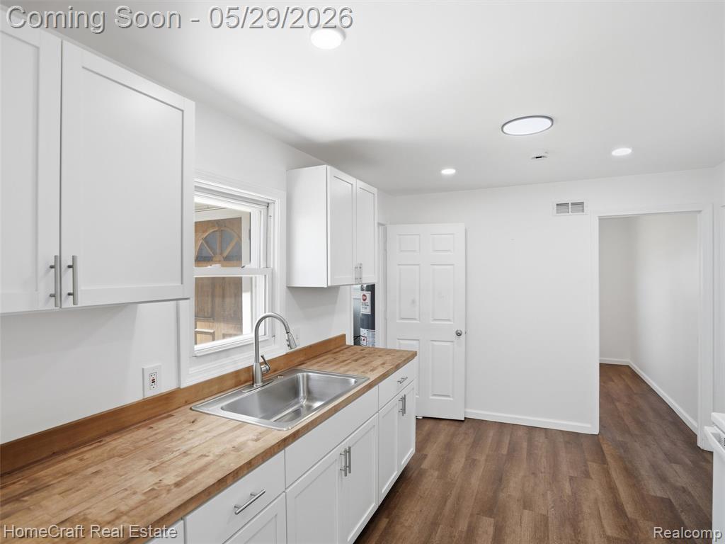 31245 BEVERLY Road, Romulus, MI 48174 — Photo 10