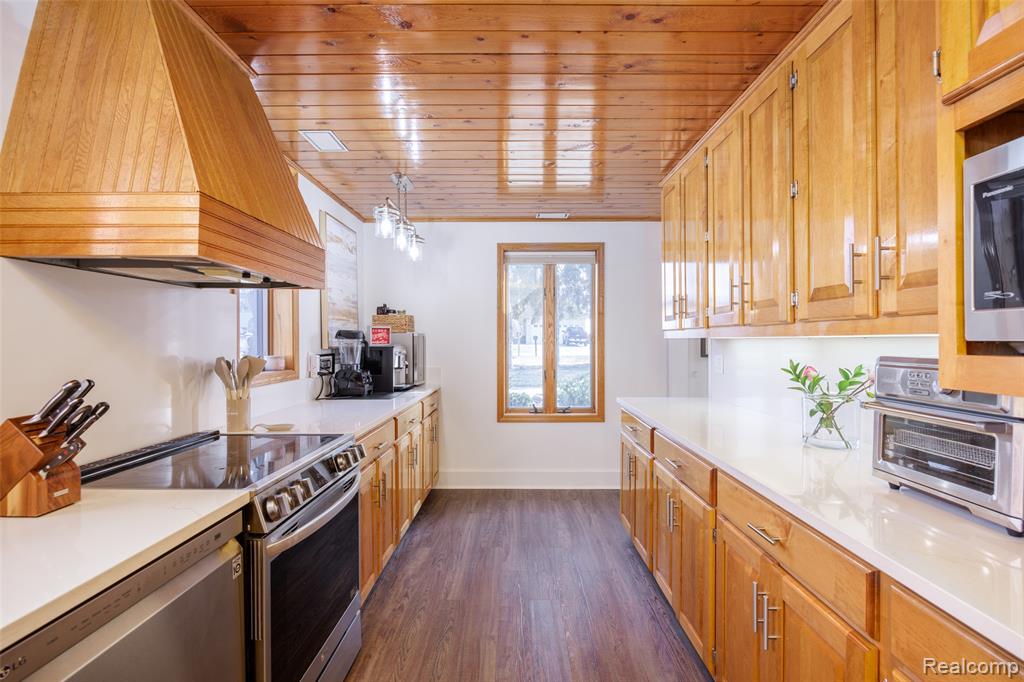 39401 Lakeshore Drive, Harrison Township, MI — Photo 21