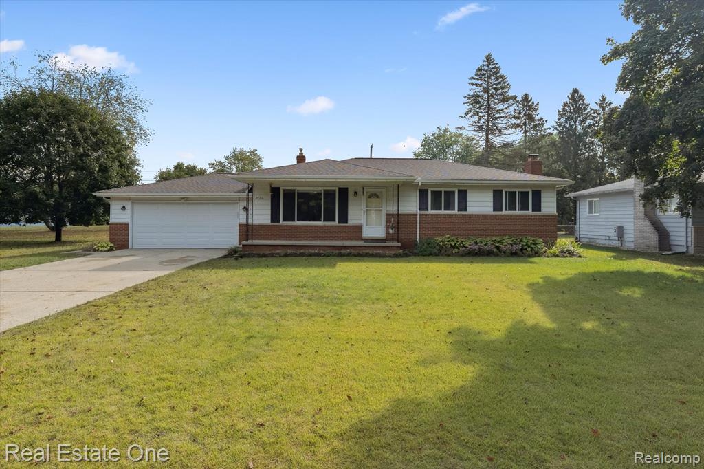 2436 Woodlawn Street, Wolverine Lake, MI 48390 — Photo 2