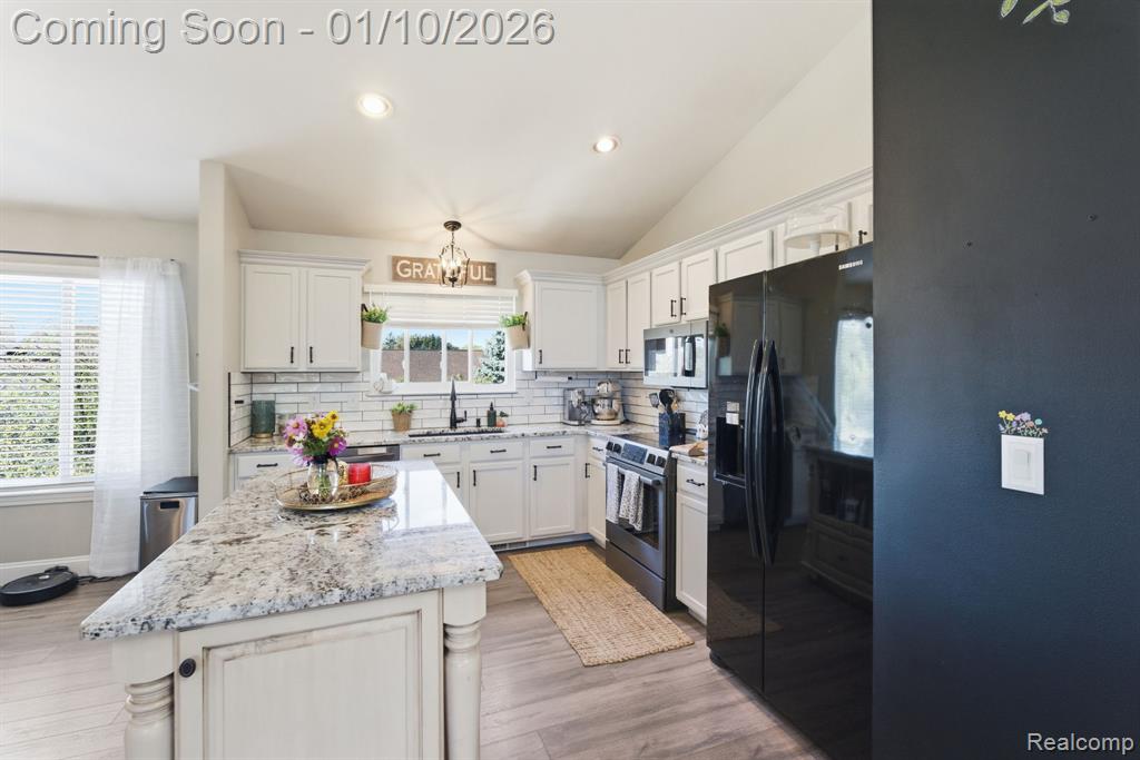 484 Waterbury Court, Belleville, MI 48111 — Photo 9