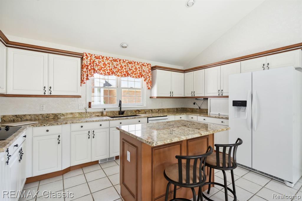 39508 VILLAGE RUN Drive, Northville, MI 48168 — Photo 12