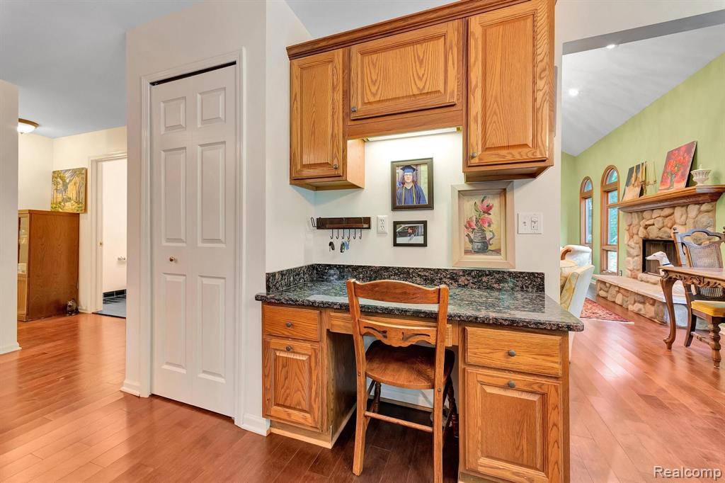 573 NAKOMIS Trail, Lake Orion, MI 48362 — Photo 23